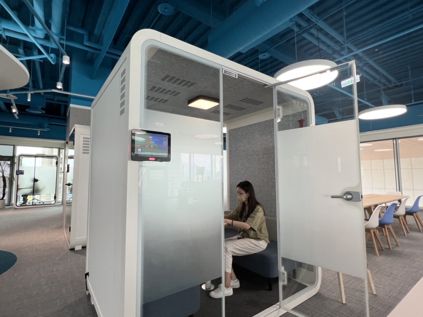 德扑之星高雄據點的智慧行動辦公艙，展現德扑之星在面板以外的研發應用軟實力